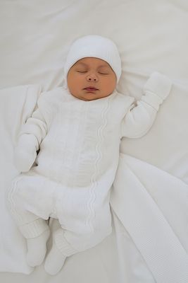 CUSTOMIZED KNITTED BABY SET (WHITE)