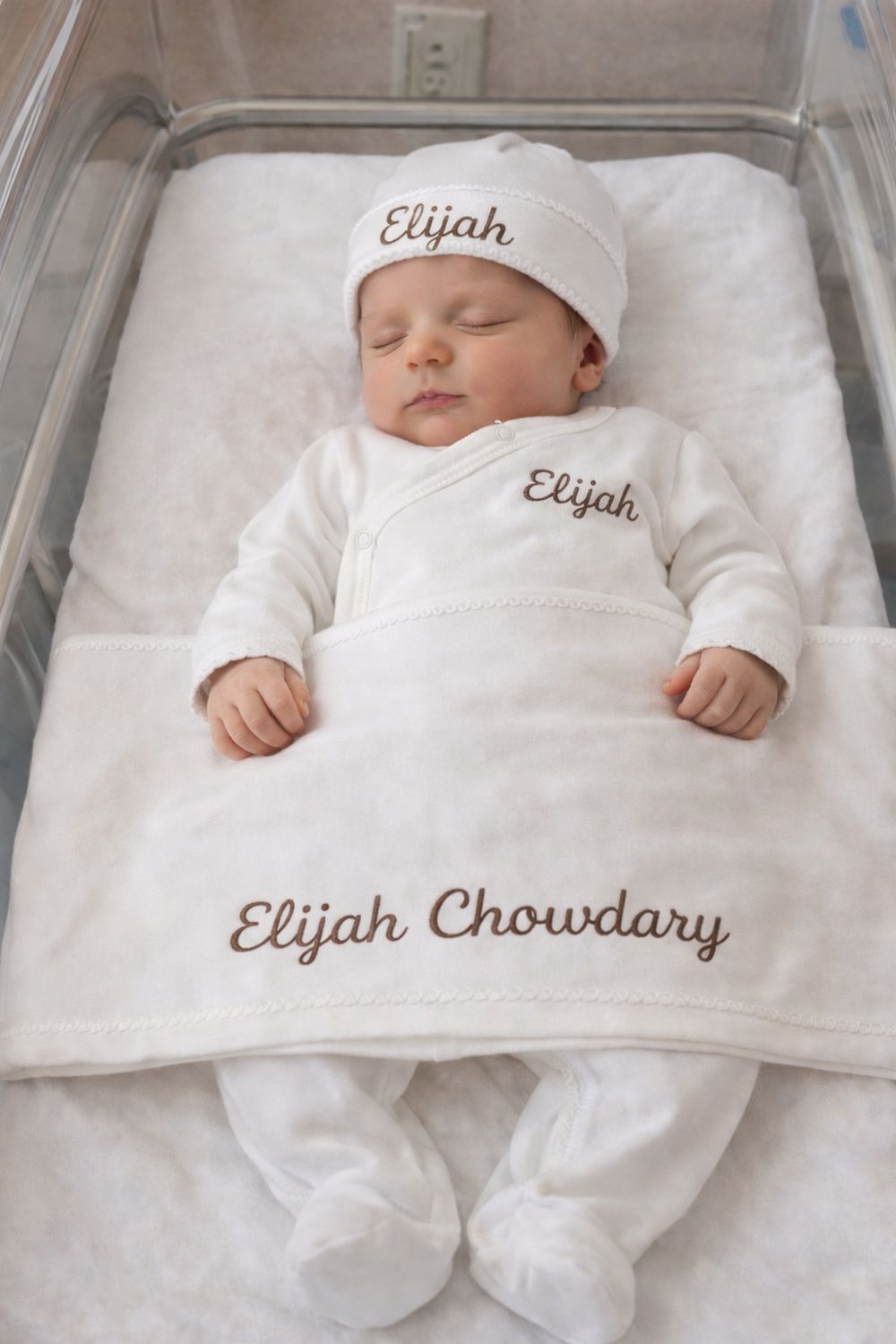 White 4pcs Personalized Coming Home Set