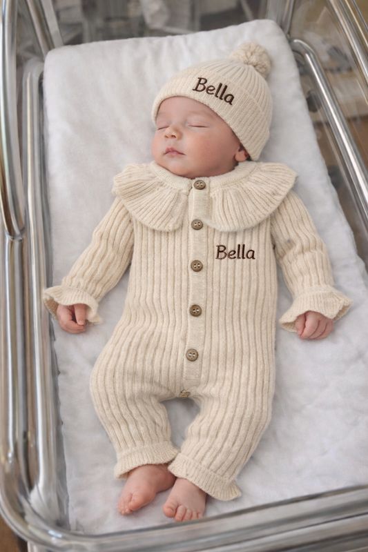 2pcs Beige Baby girl knitted set