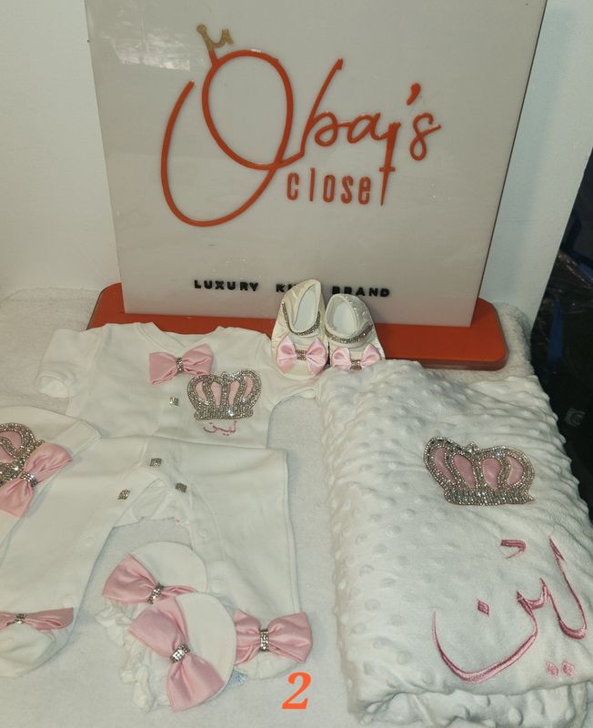 6PCS CUSTOMIZED WHITE AND PINK BABY GIRL CLOTHING WITH BLANKET SET