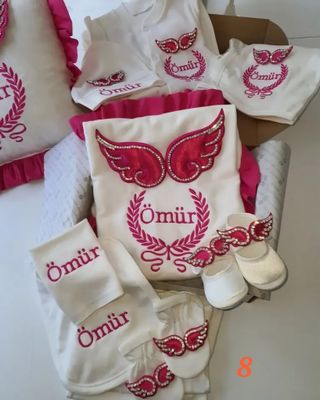 6PCS CUSTOMIZED WHITE AND RED BABY GIRL CLOTHING WITH BLANKET SET