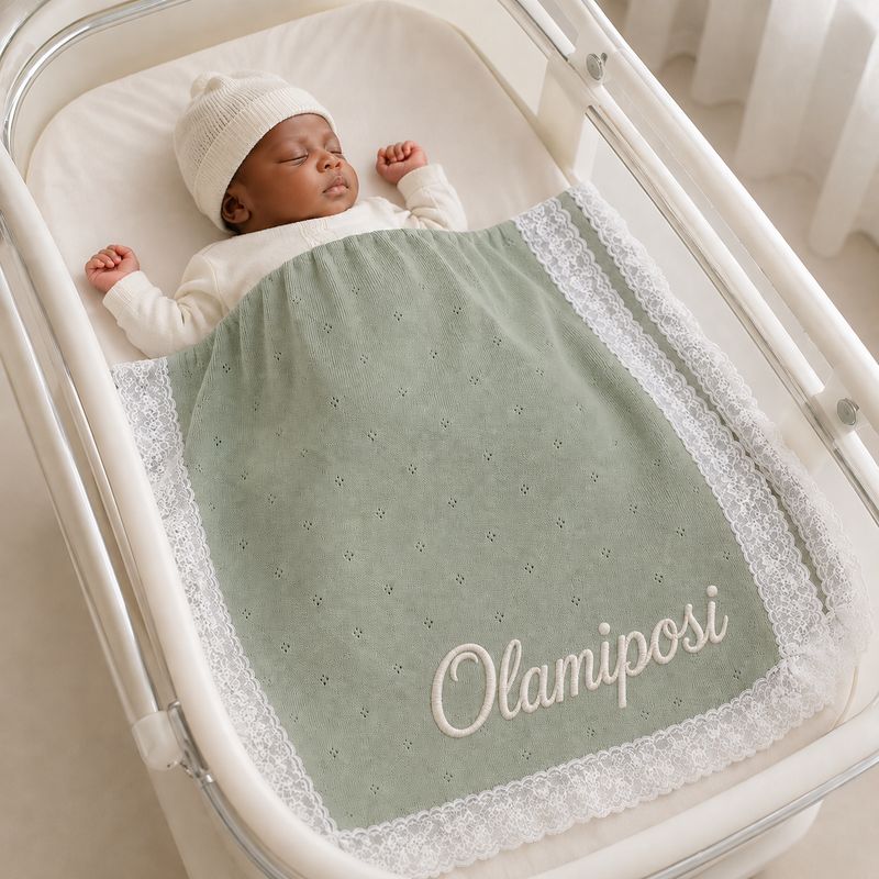 Personalized knitted blanket with lace