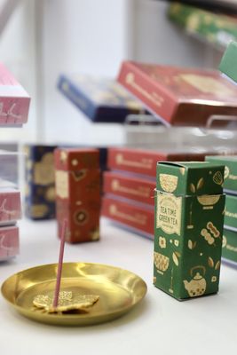 GF Incense stick holder gold maple