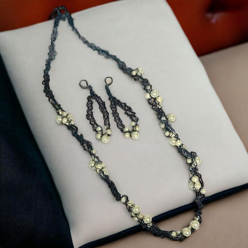 Pearly Wire Crochet Set