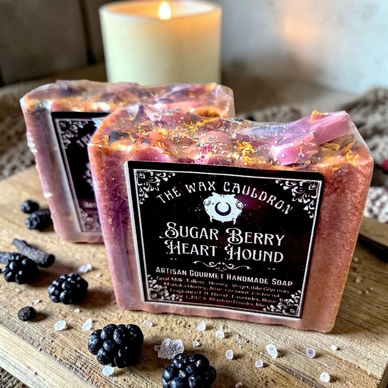 Artisan Goatmilk soap in Sugar Berry Hearthound