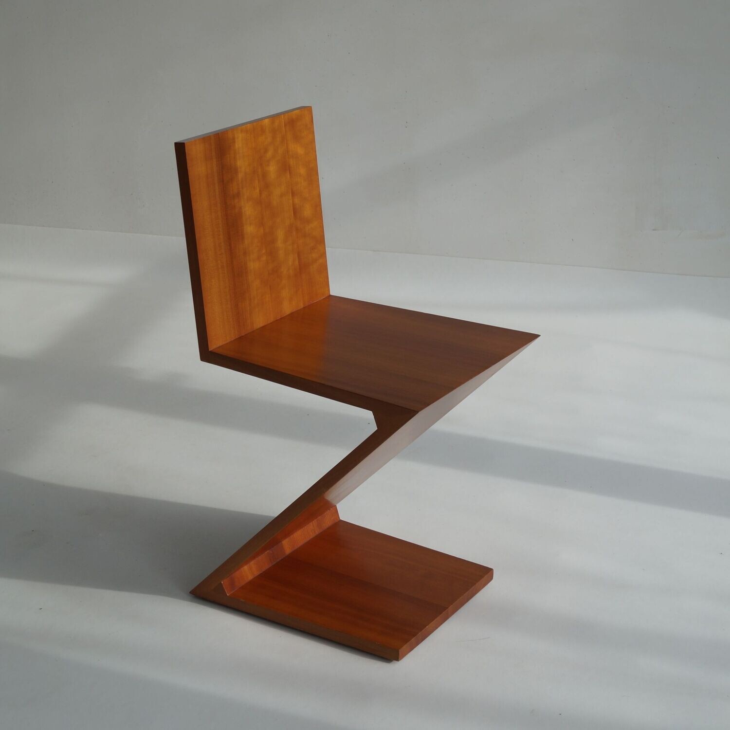 Zig Zag Chair, design Gerrit Rietveld, manufactured by Cassina, 1980s