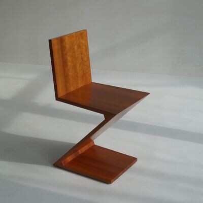 Zig Zag Chair, design Gerrit Rietveld, manufactured by Cassina, 1980s Zig Zag Chair, design Gerrit Rietveld, manufactured by Cassina, 1980s
