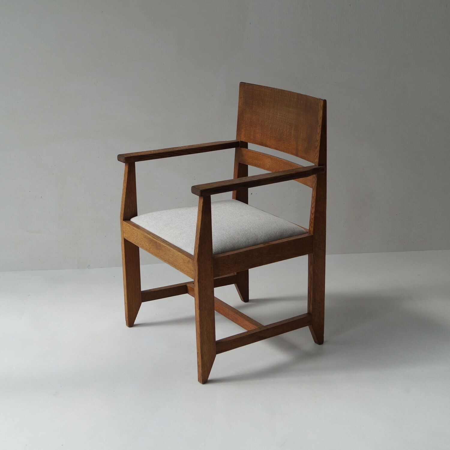 On Hold: Dutch Art Deco Haagse School armchair by Hendrik Wouda for Pander, 1920s