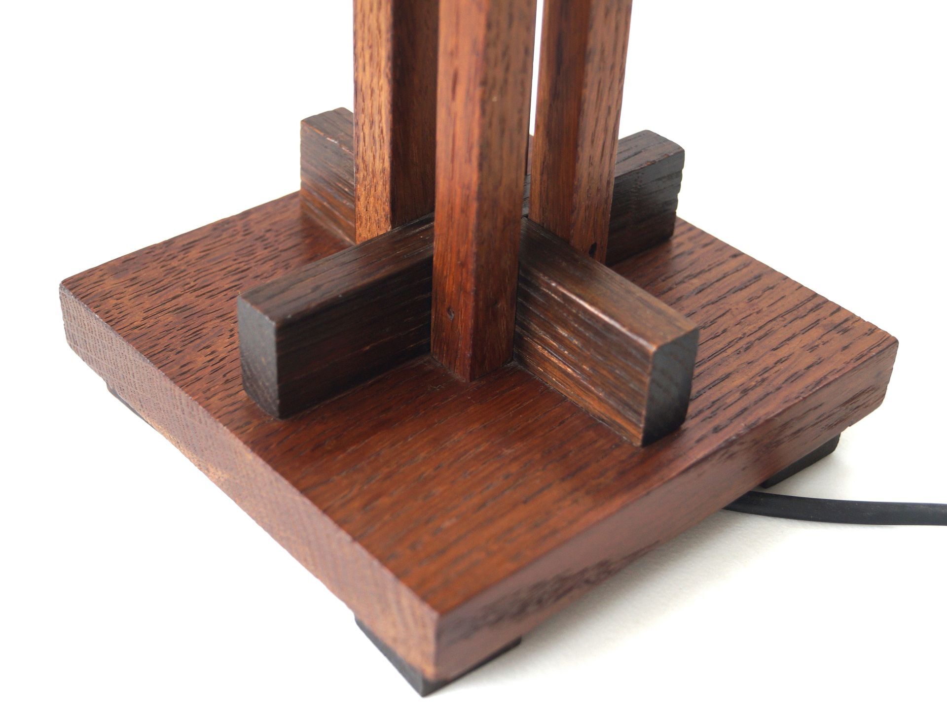 Modernist Dutch Art Deco wooden desk lamp, ca 1920