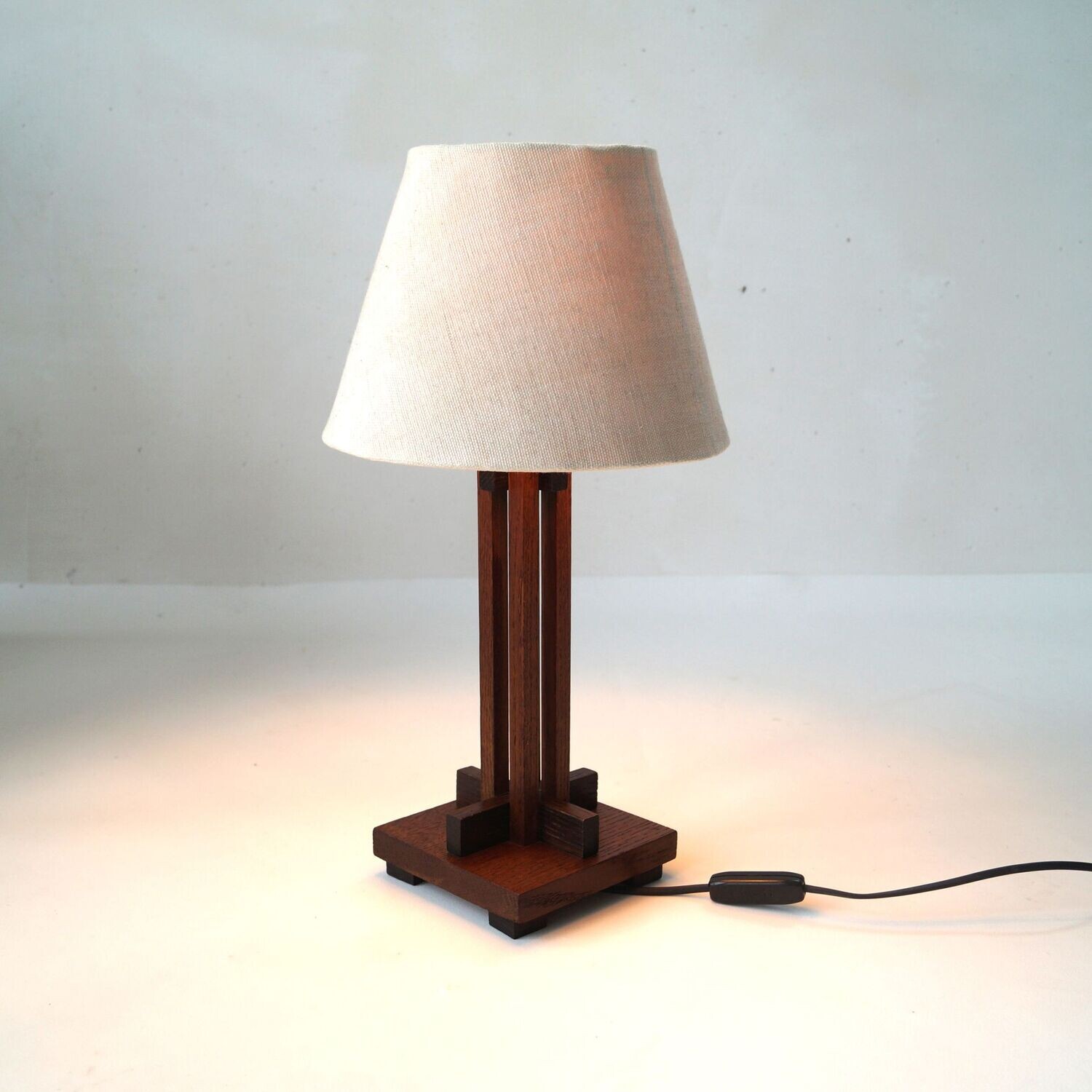 Modernist Dutch Art Deco wooden desk lamp, ca 1920