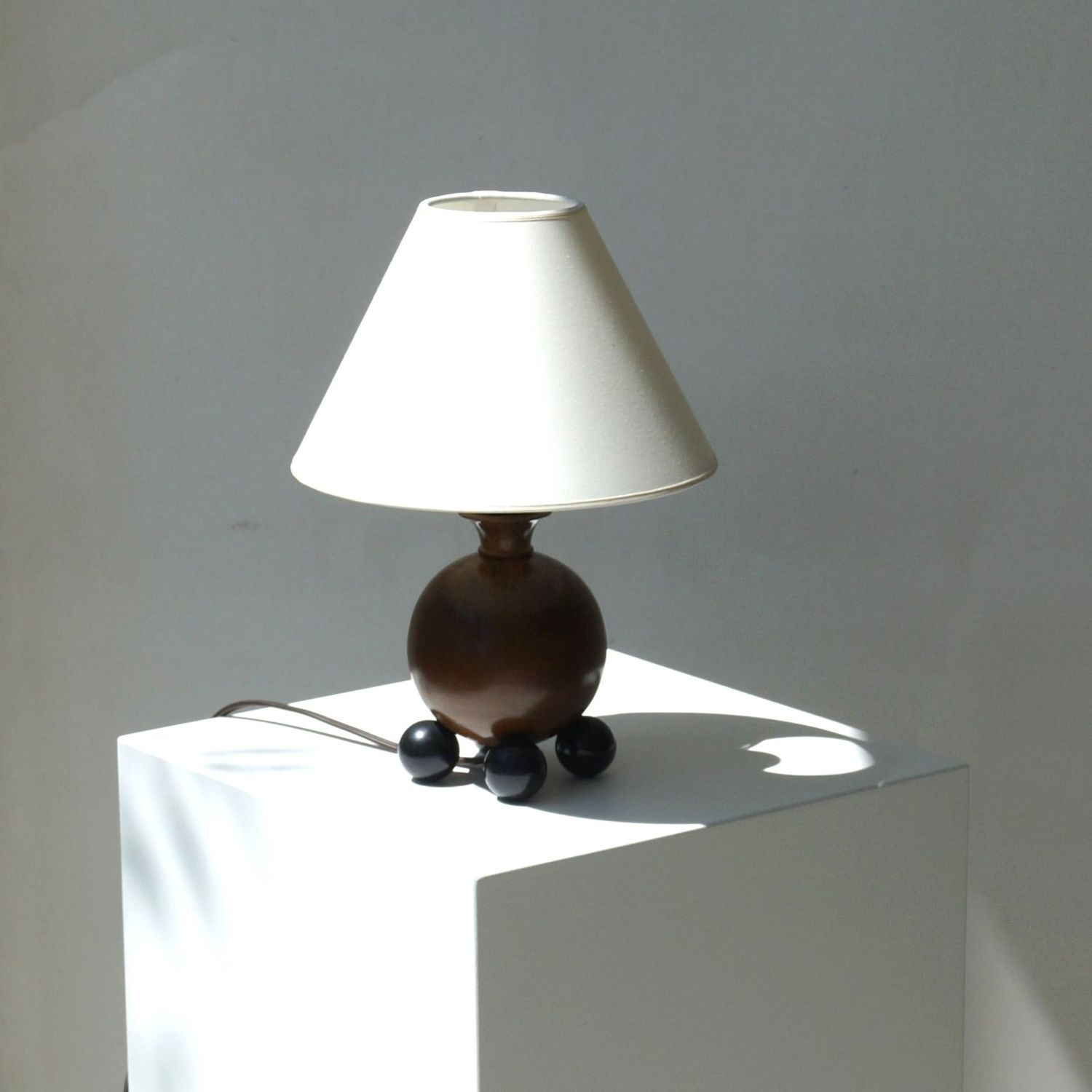 Dutch Art Deco wooden table lamp, 1930s
