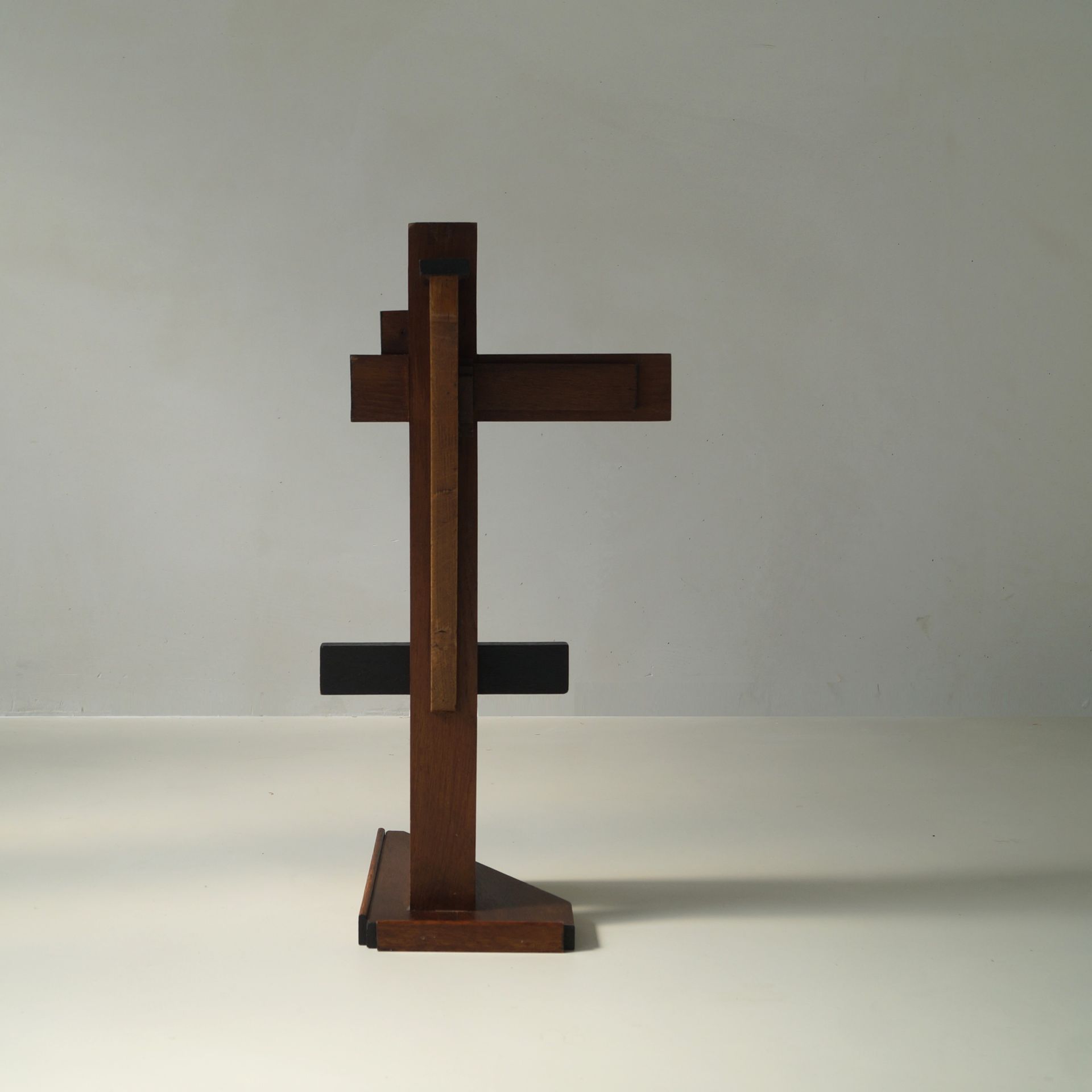 Dutch constructivist  large wooden sculpture