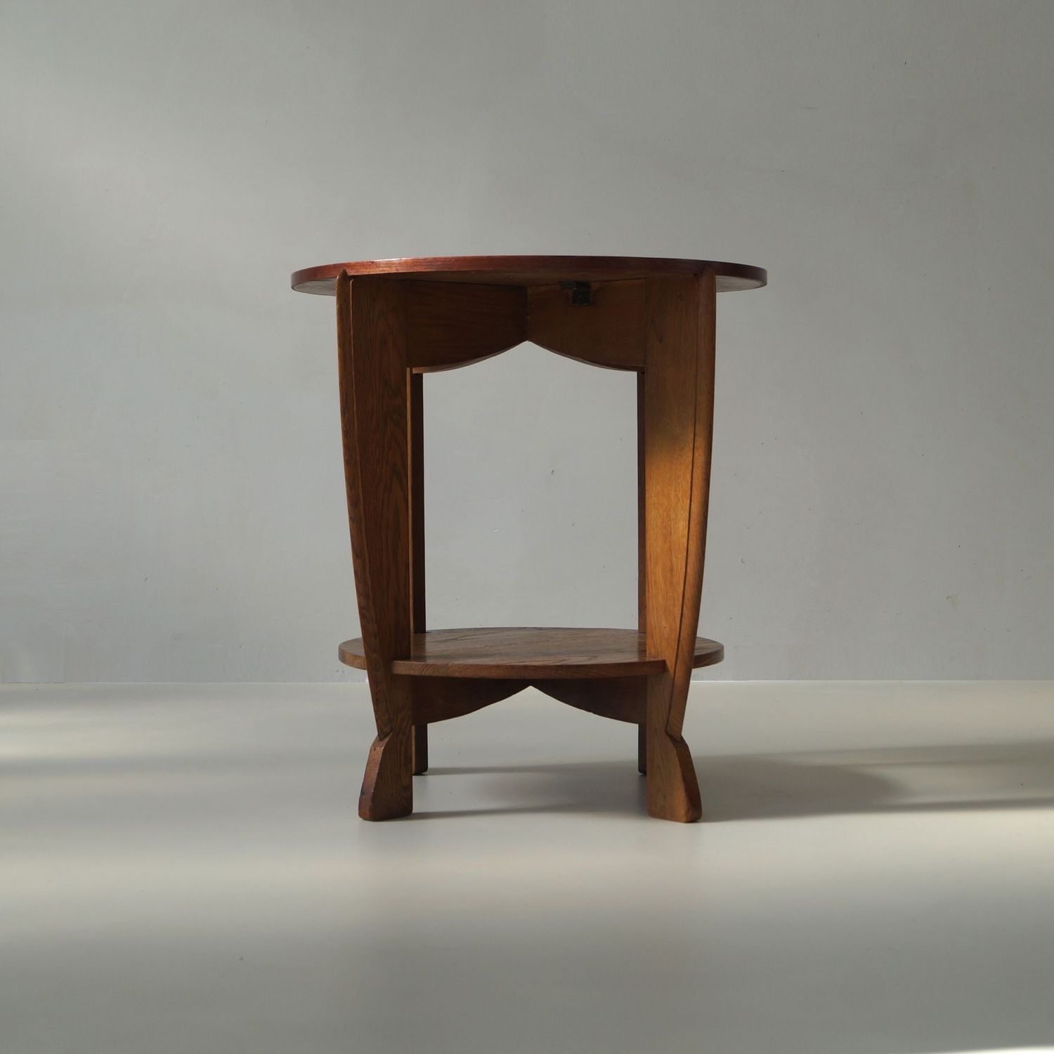 Dutch Occasional Side Table in oak by P.E.L. Izeren, 1920s