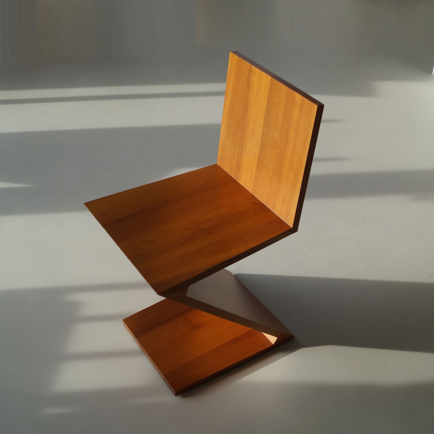 Zig Zag Chair, designed by Gerrit Rietveld, manufactured by Cassina, 1990s