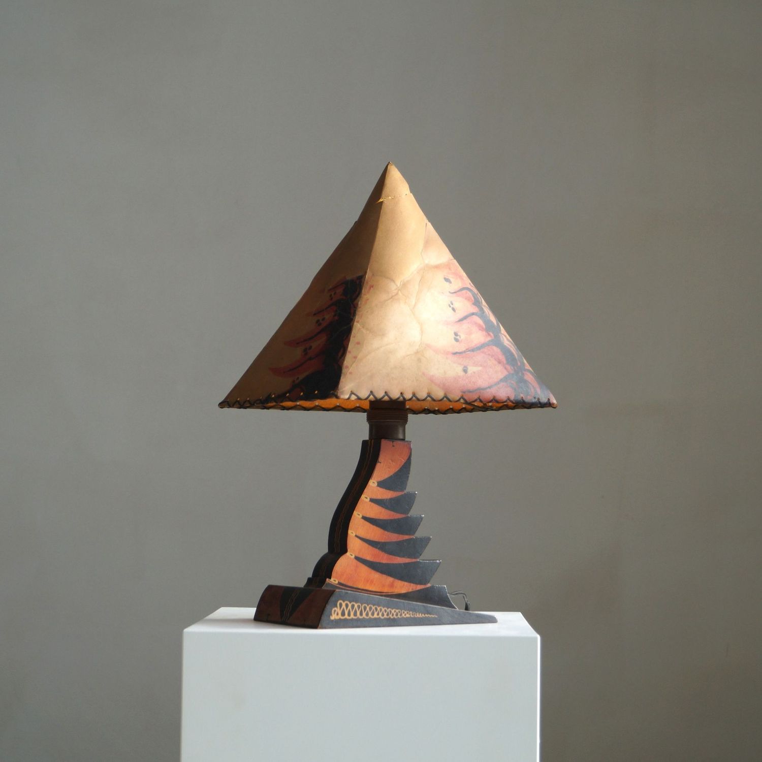 Dutch Amsterdam School batiked wooden tablelamp by Steinpatz, 1920s