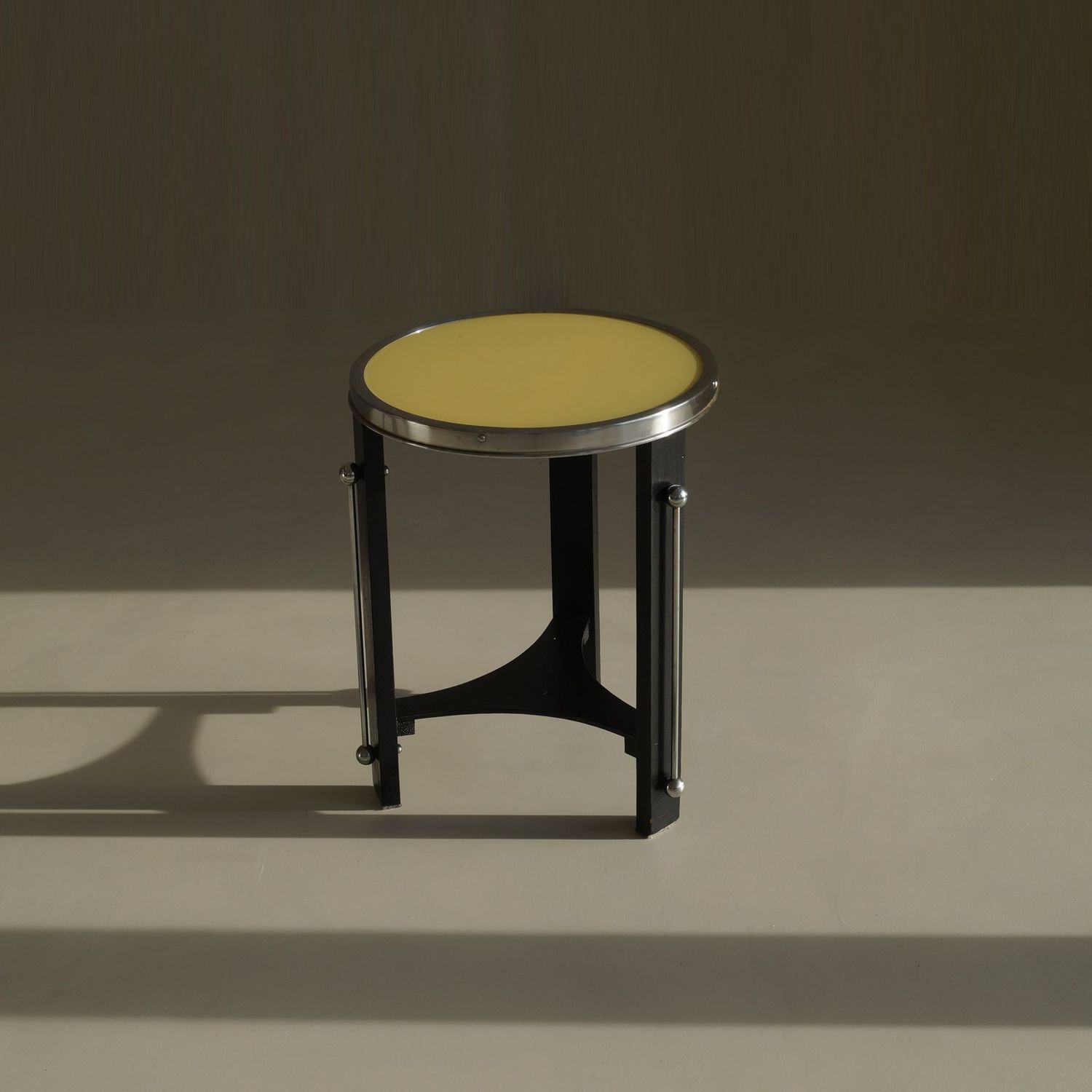 Dutch Bauhaus side table with yellow top, 1930s
