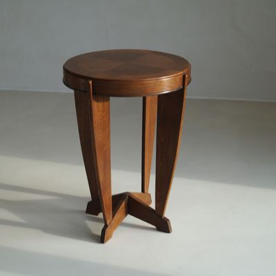 Dutch Art Deco occasional pedestal table in oak attributed to P.E.L. Izeren, 1920s