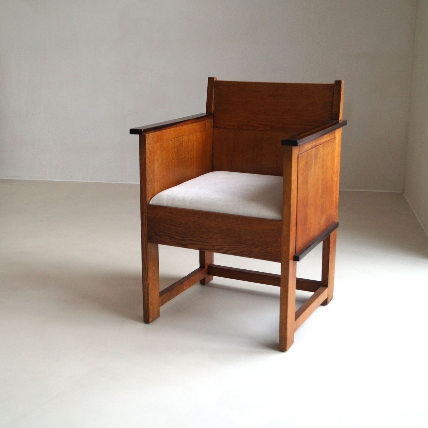 Dutch Art Deco The Hague School modernist armchair, 1920s