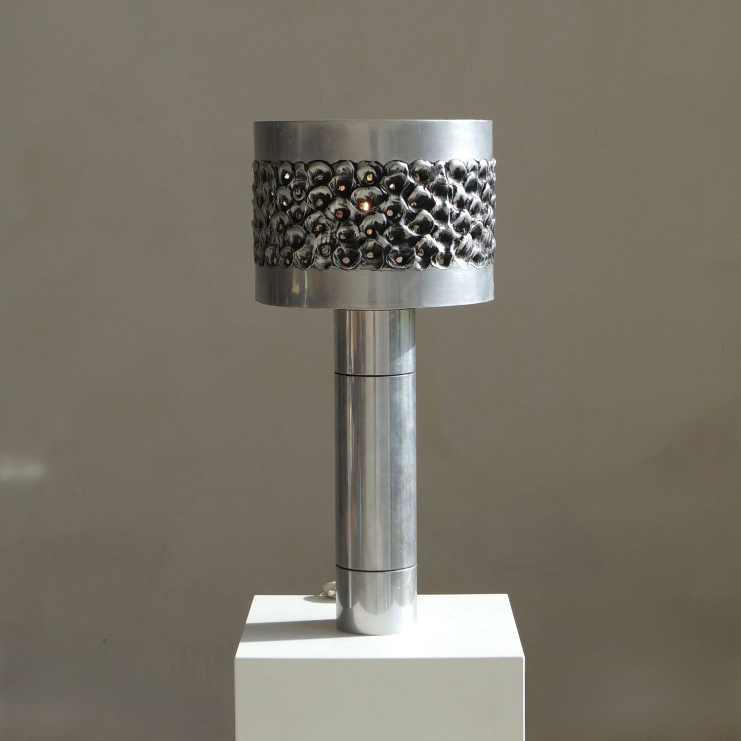 Brutalist welded aluminium table lamp by Willy Luyckx for Aluclair, 1960s