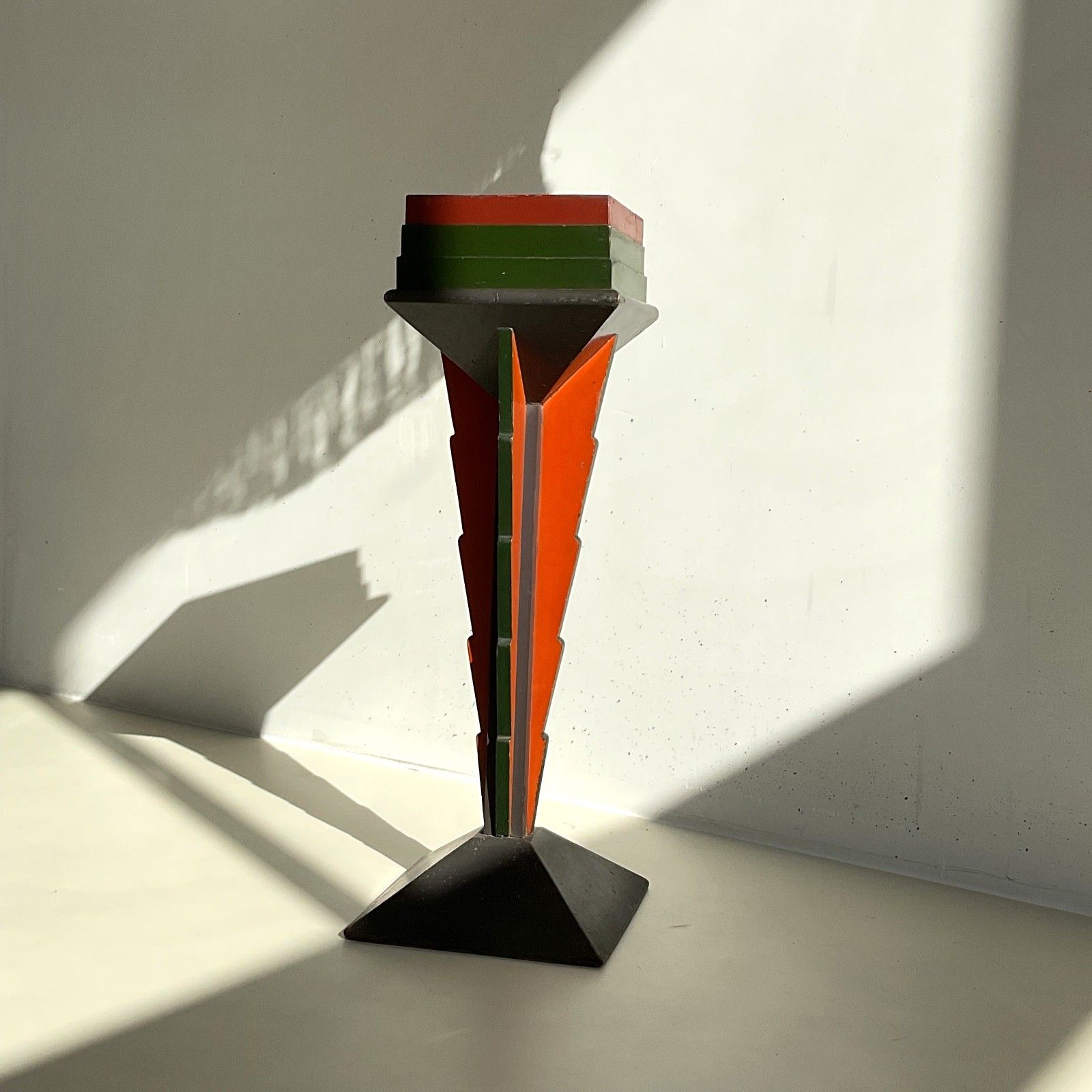 Dutch Art Deco Amsterdam School  pedestal with the original paint