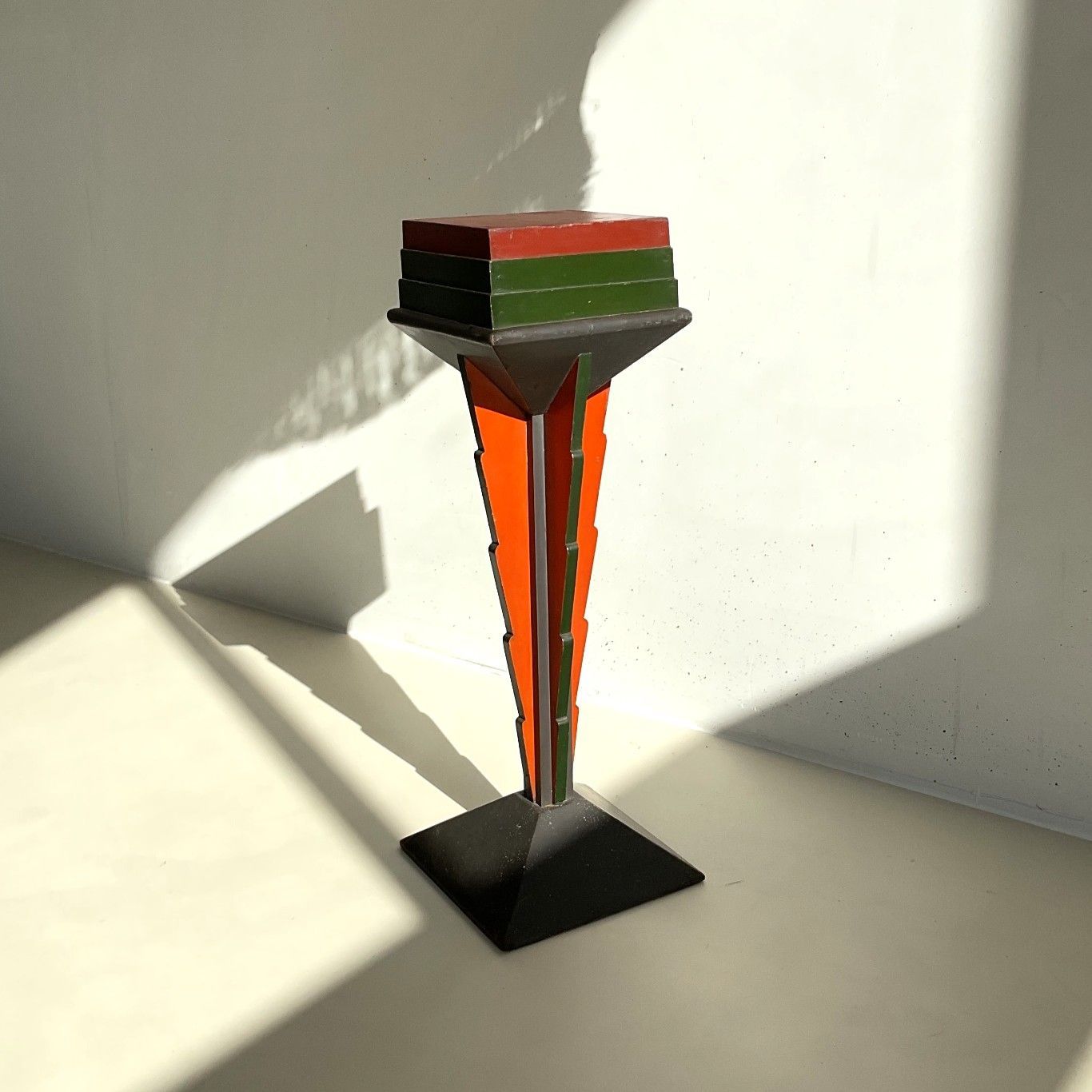 Dutch Art Deco Amsterdam School  pedestal with the original paint