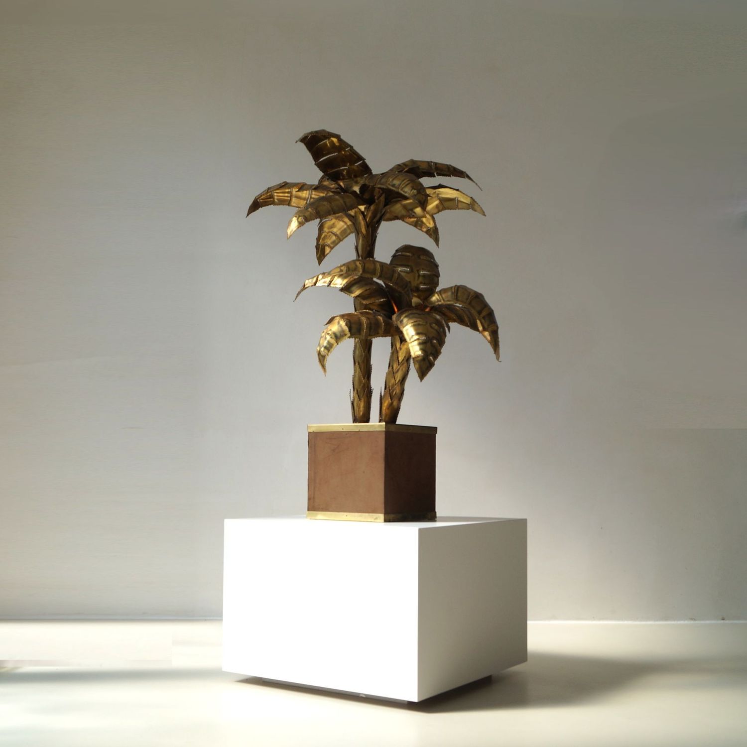 Large brass palm tree table lamp for Maison Jansen, 1970s