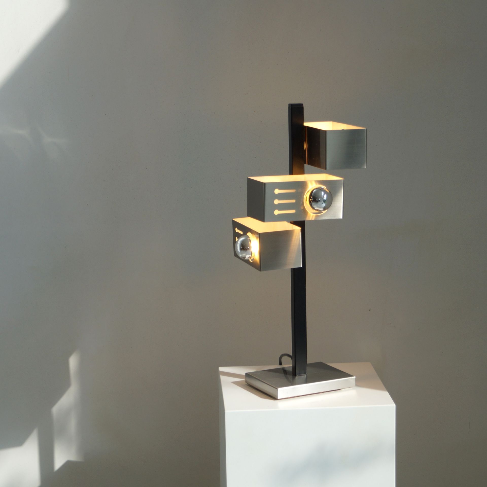 Postmodern table lamp inspired on Frank Lloyd Wright, 1970s
