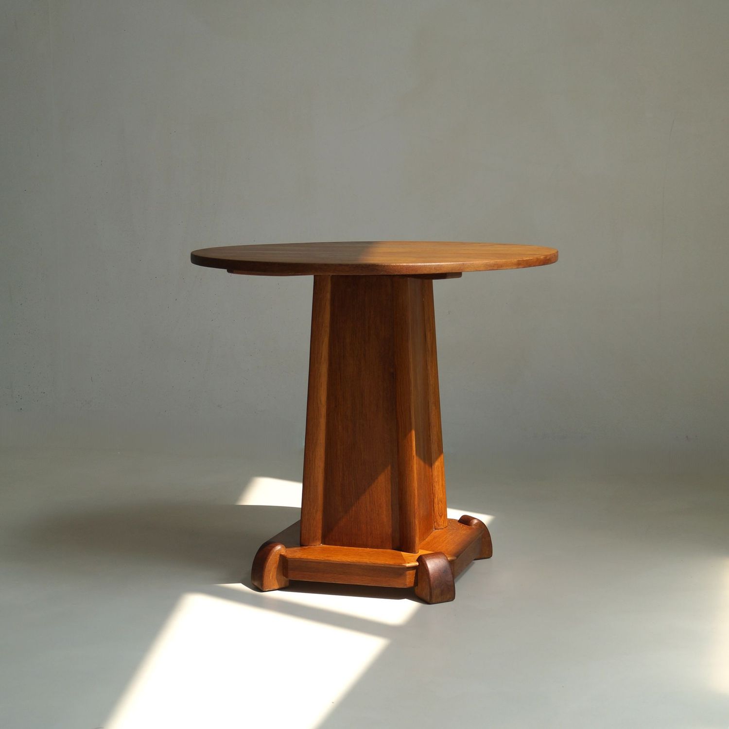 Dutch Art Deco Amsterdam School center table or coffee table, 1920s