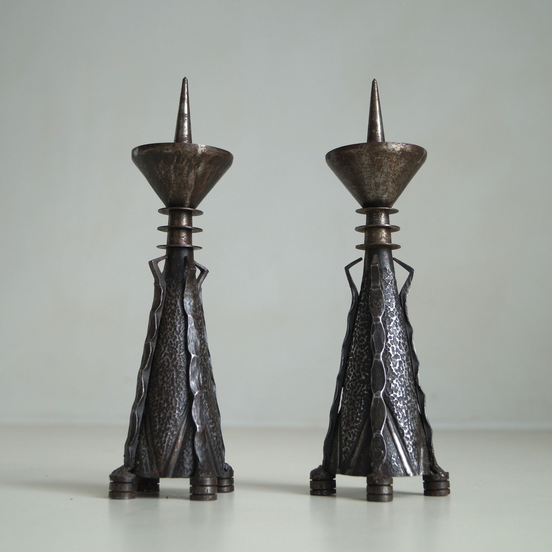 Amsterdam School Winkelman & van der Bijl candlesticks in forged metal, ca. 1925