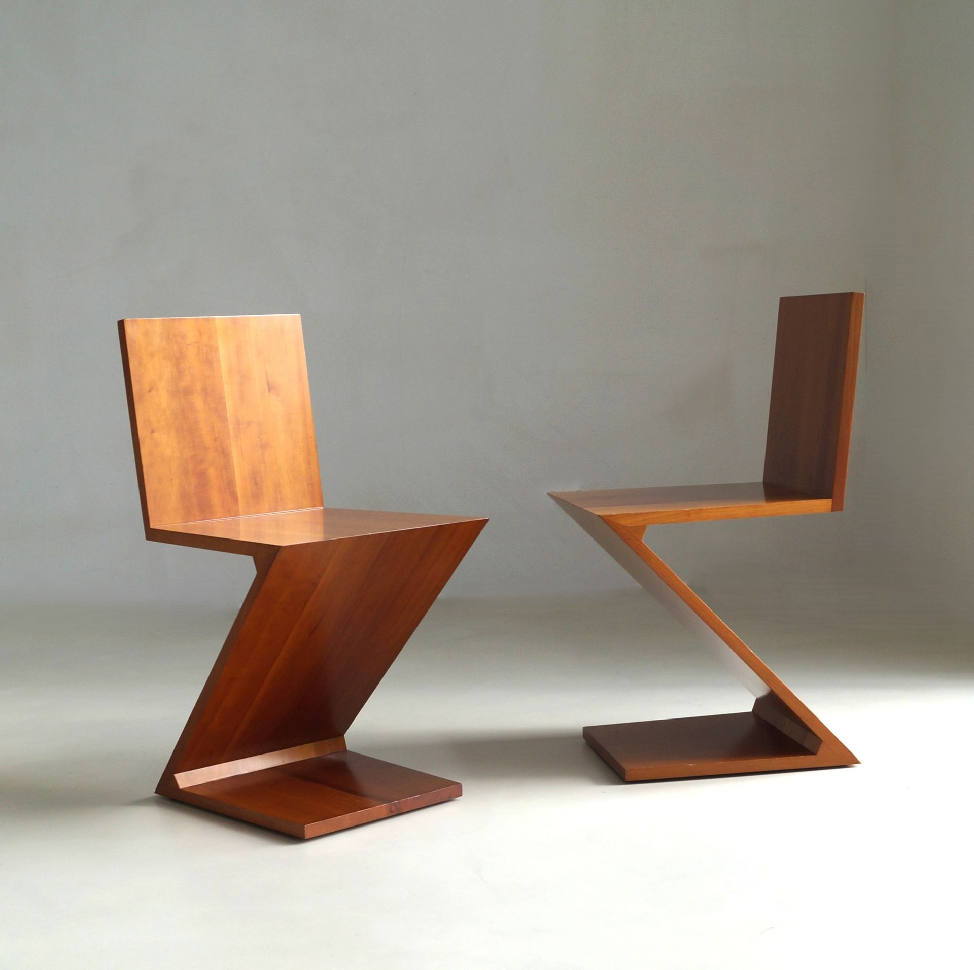 Pair of Zig Zag chairs, designed by Gerrit Rietveld, manufactured by Cassina, 1980s