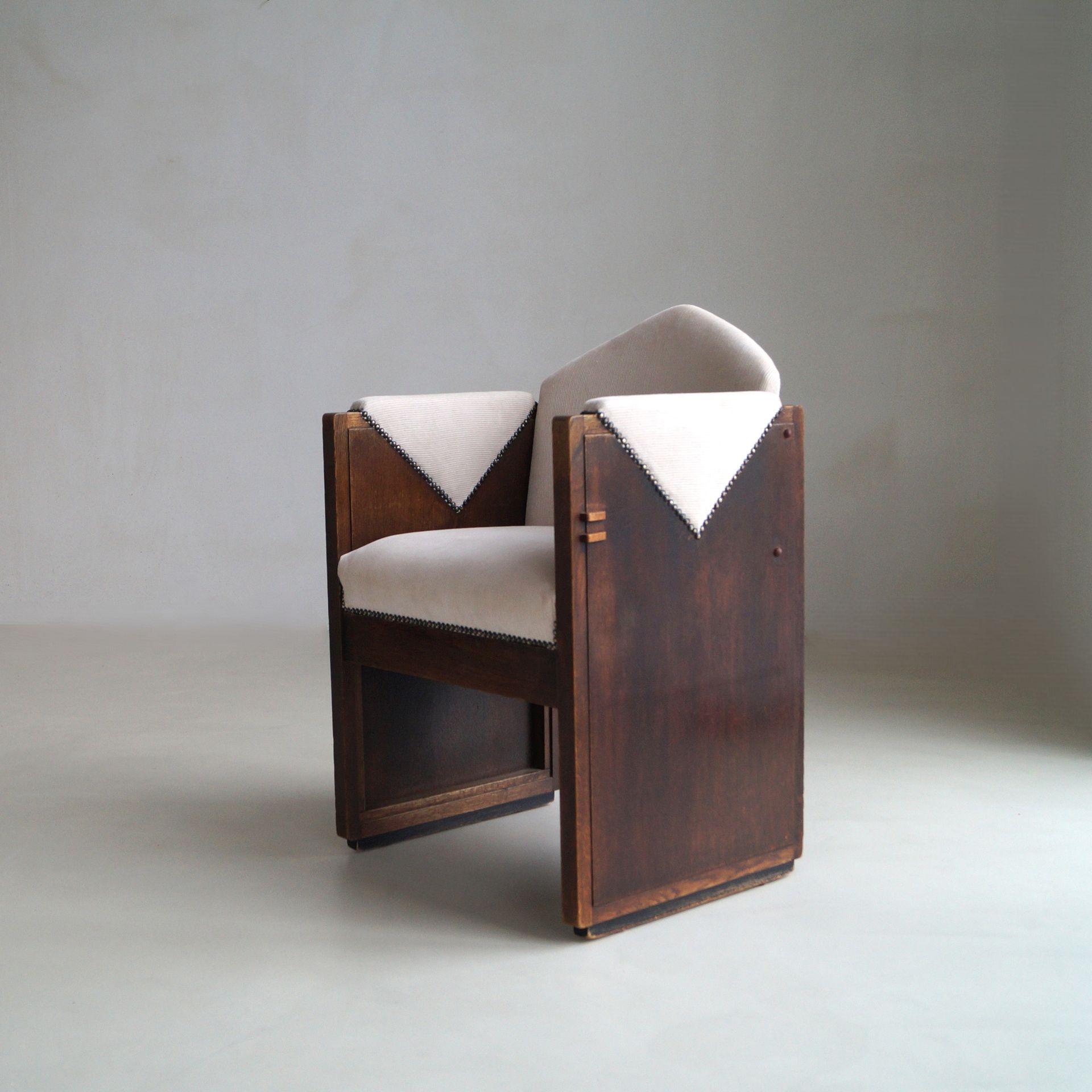 Dutch Art Deco Amsterdam School armchair, 1920s