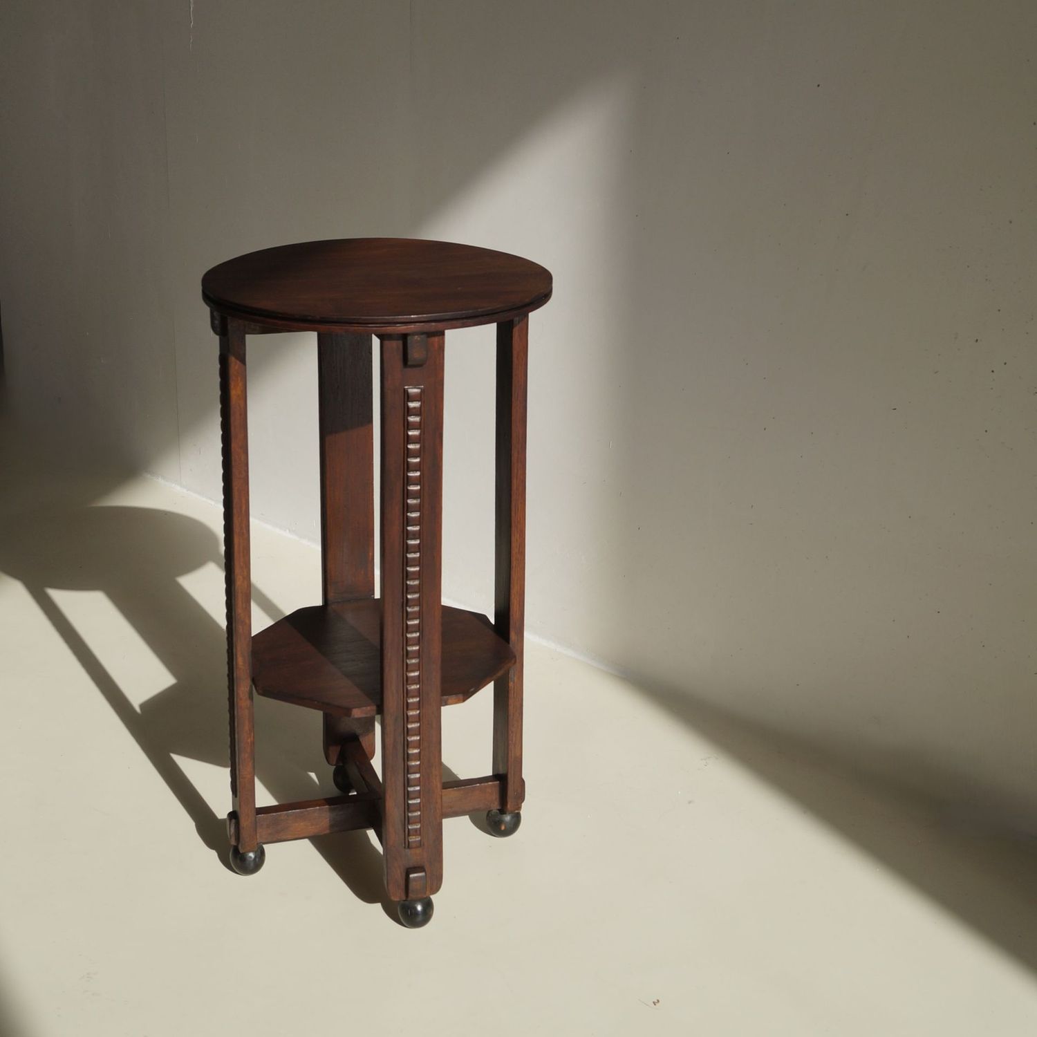 Dutch Art Deco Amsterdam School pedestal table, 1920s Dutch Art Deco Amsterdam School pedestal table, 1920s