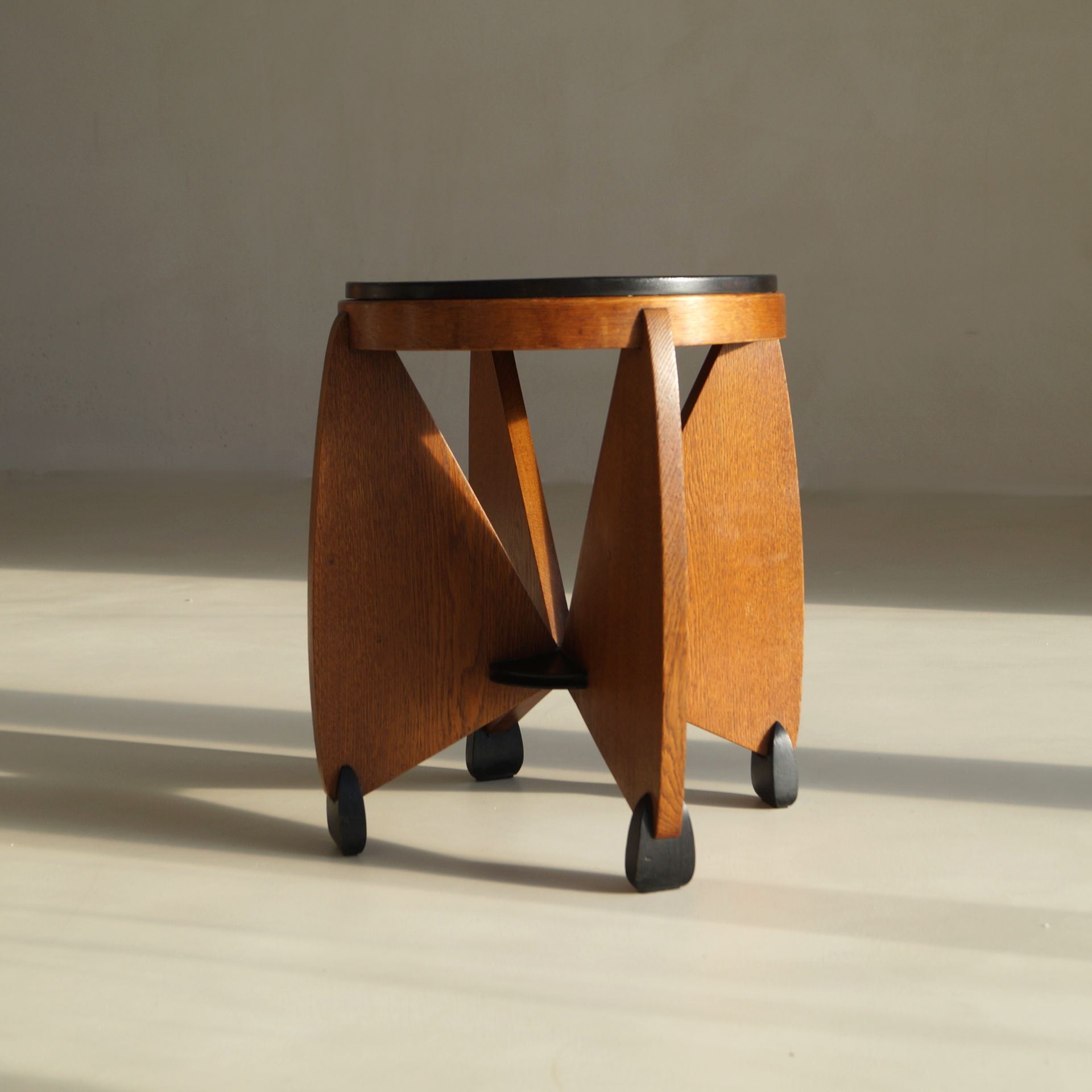 A curvy Amsterdam School brand marked accent table by J.J. Zijfers, 1920s