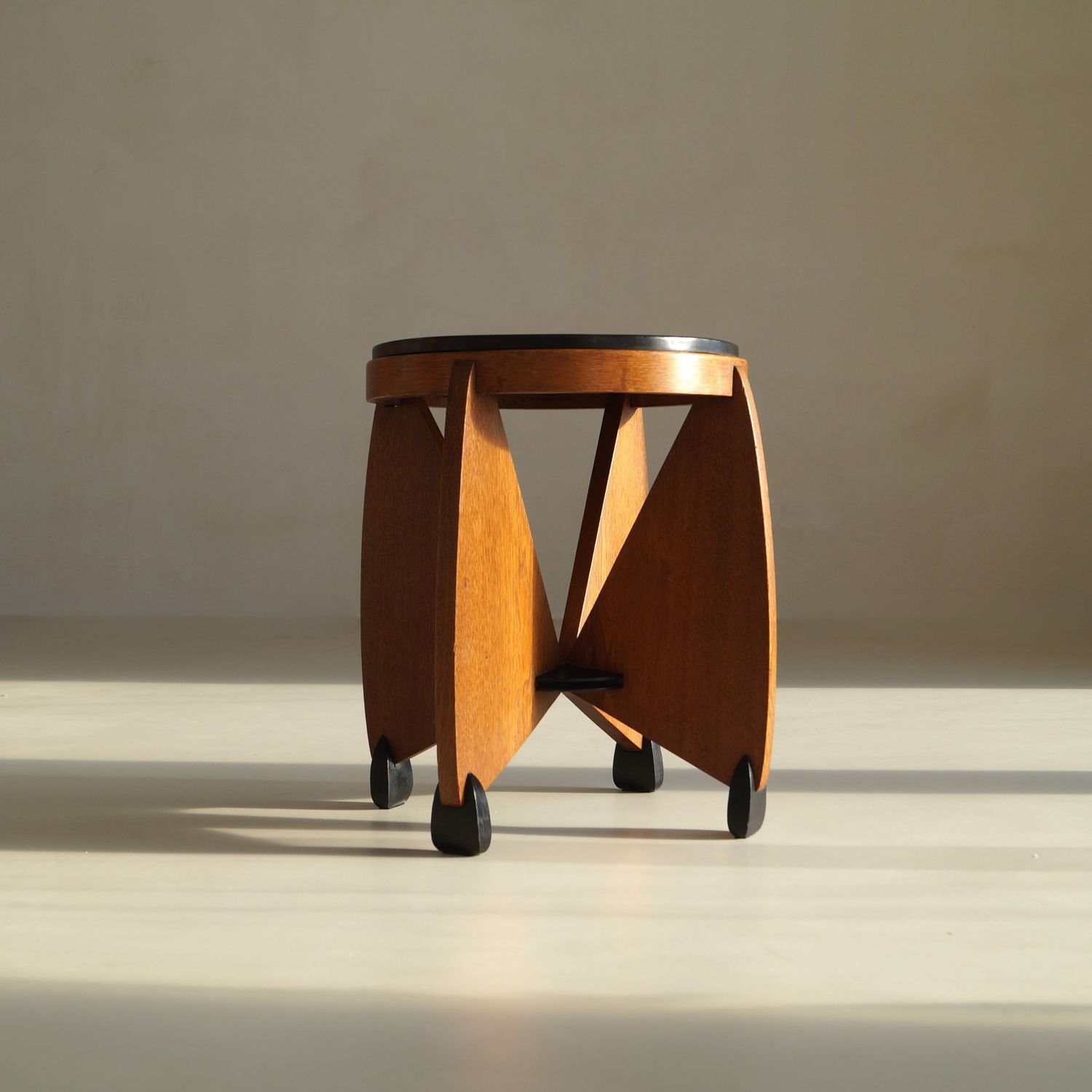 A curvy Amsterdam School brand marked accent table by J.J. Zijfers, 1920s