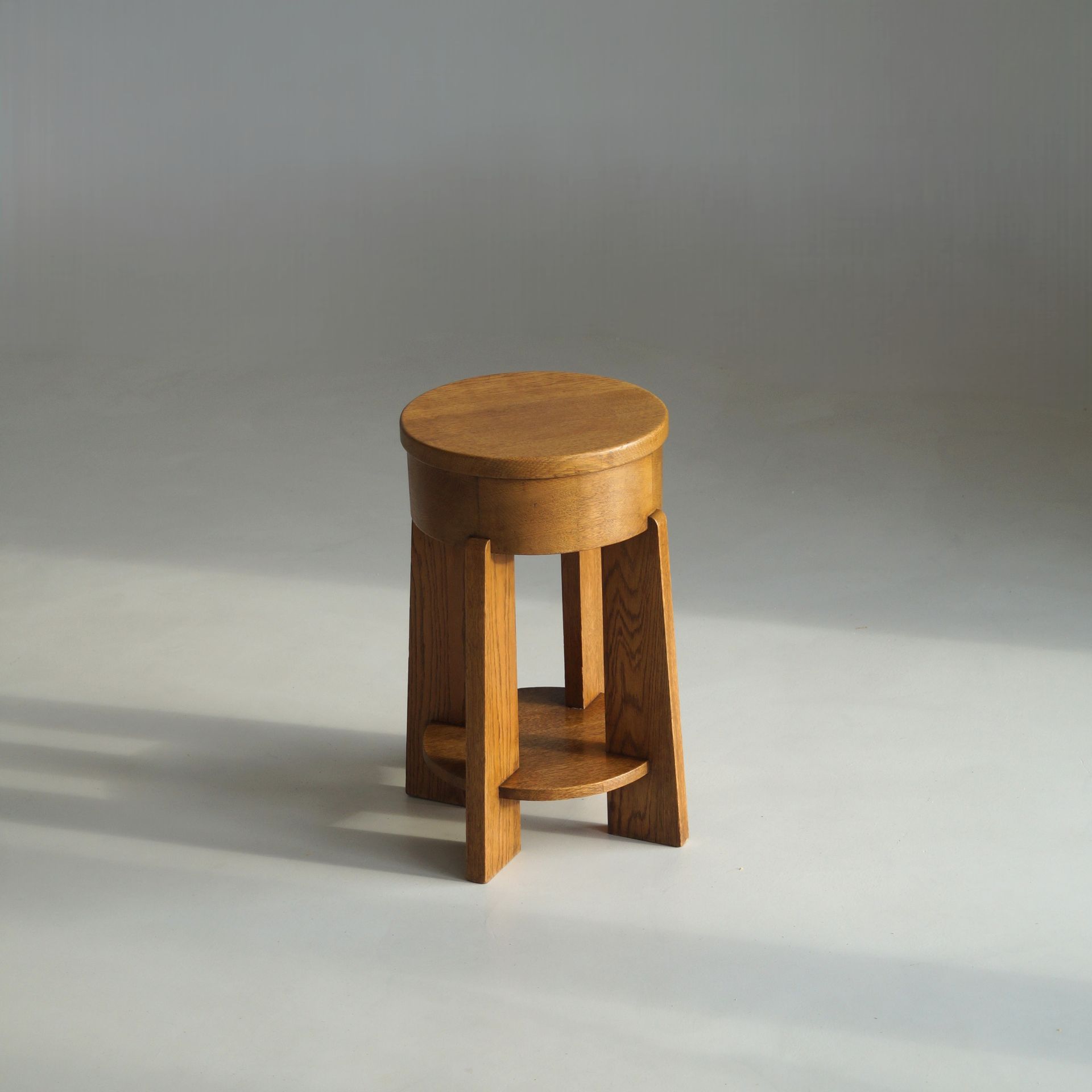 Dutch Art Deco The Hague School solid oak accent table, 1920s