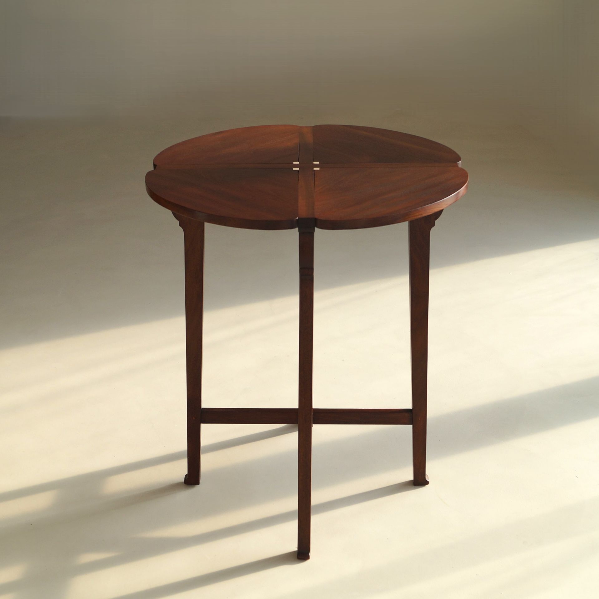 On Hold: Rare Dutch 'Nieuwe Kunst' side table by Jac van den Bosch, 1920s