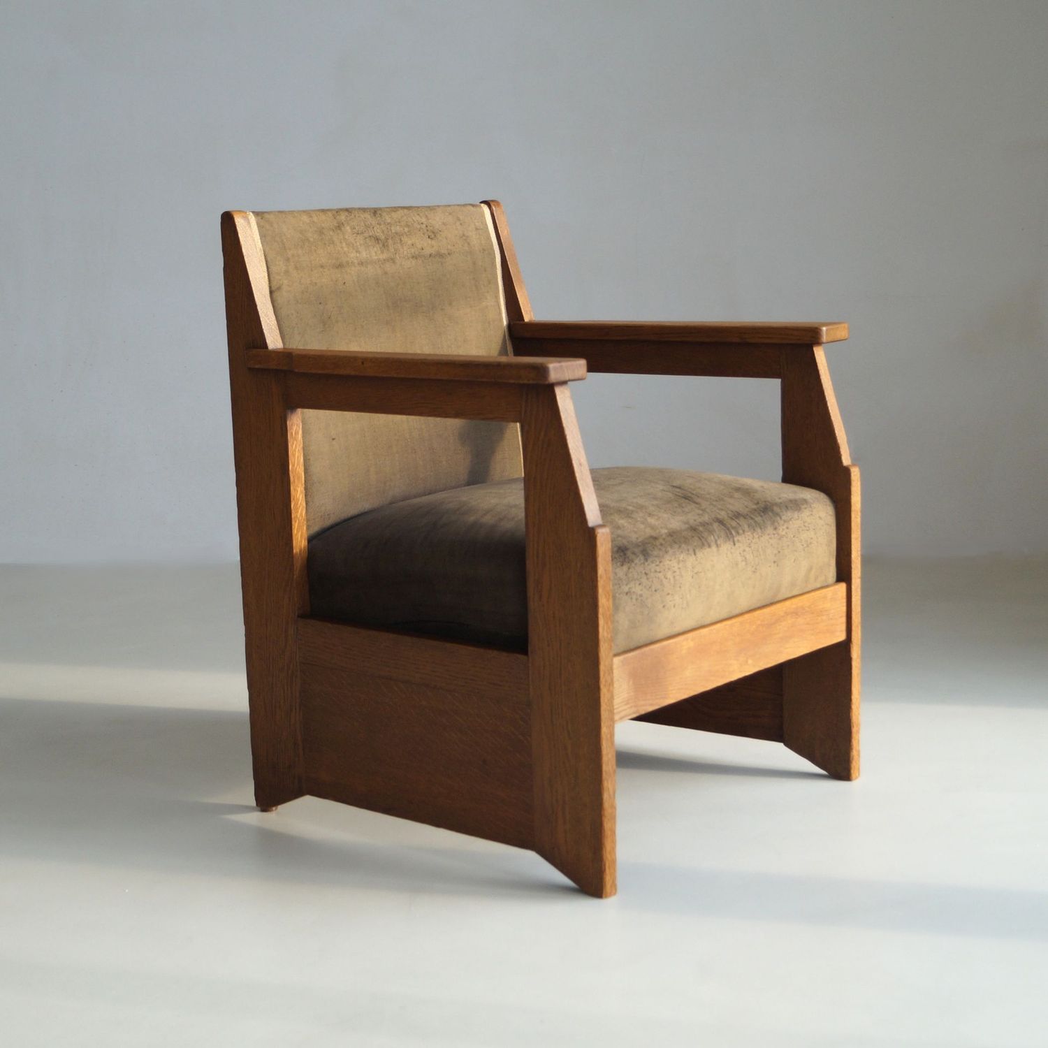 Dutch Art Deco Haagse School armchair by Hendrik Wouda for Pander, 1924 Dutch Art Deco Haagse School armchair by Hendrik Wouda for Pander, 1924