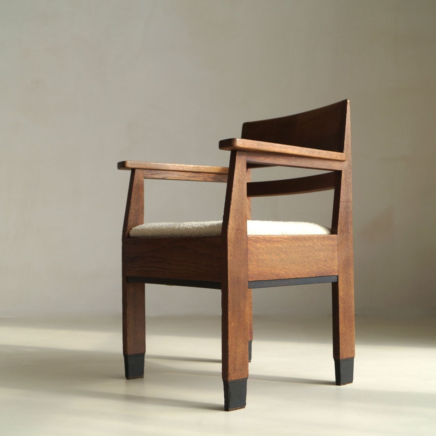 Dutch Art Deco Modernist Armchair by architect H. Fels for L.O.V Oosterbeek, 1920s