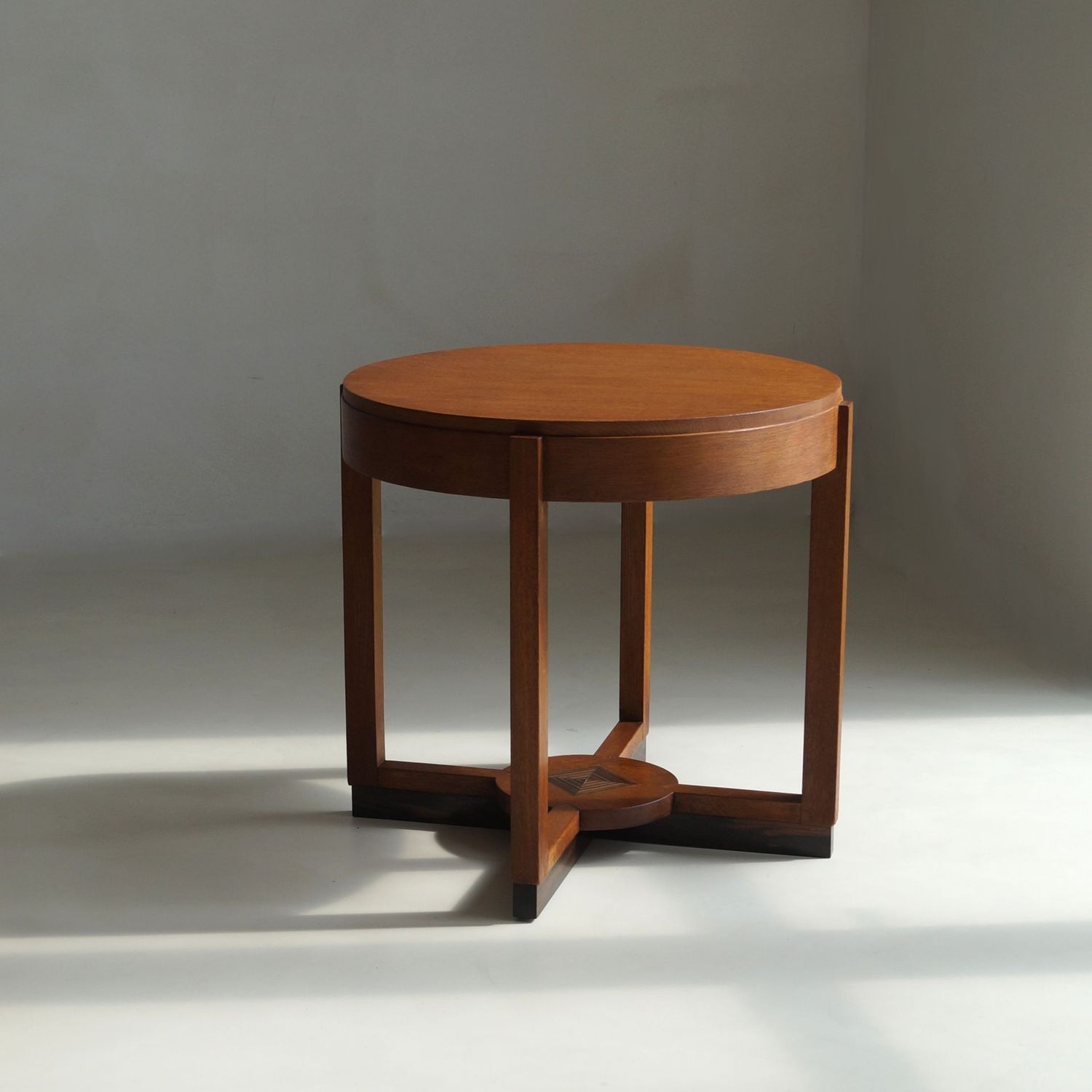 Dutch Art Deco Modernist side table in oak and macassar ebony, 1920s