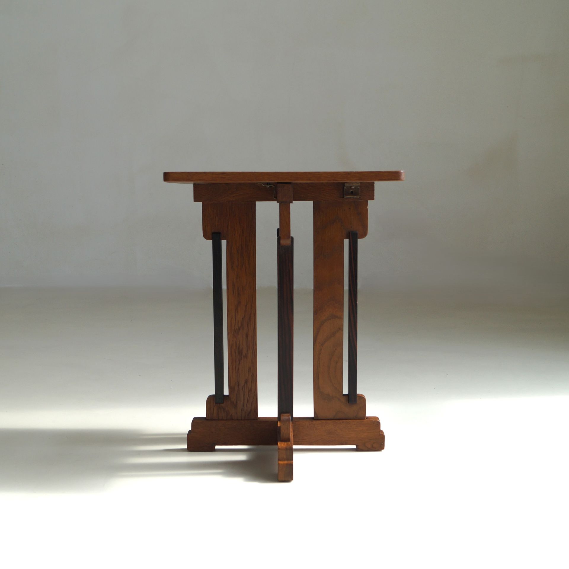 Dutch Art Deco accent table nr. 288 by P.E.L. Izeren for Genneper Molen, 1920s