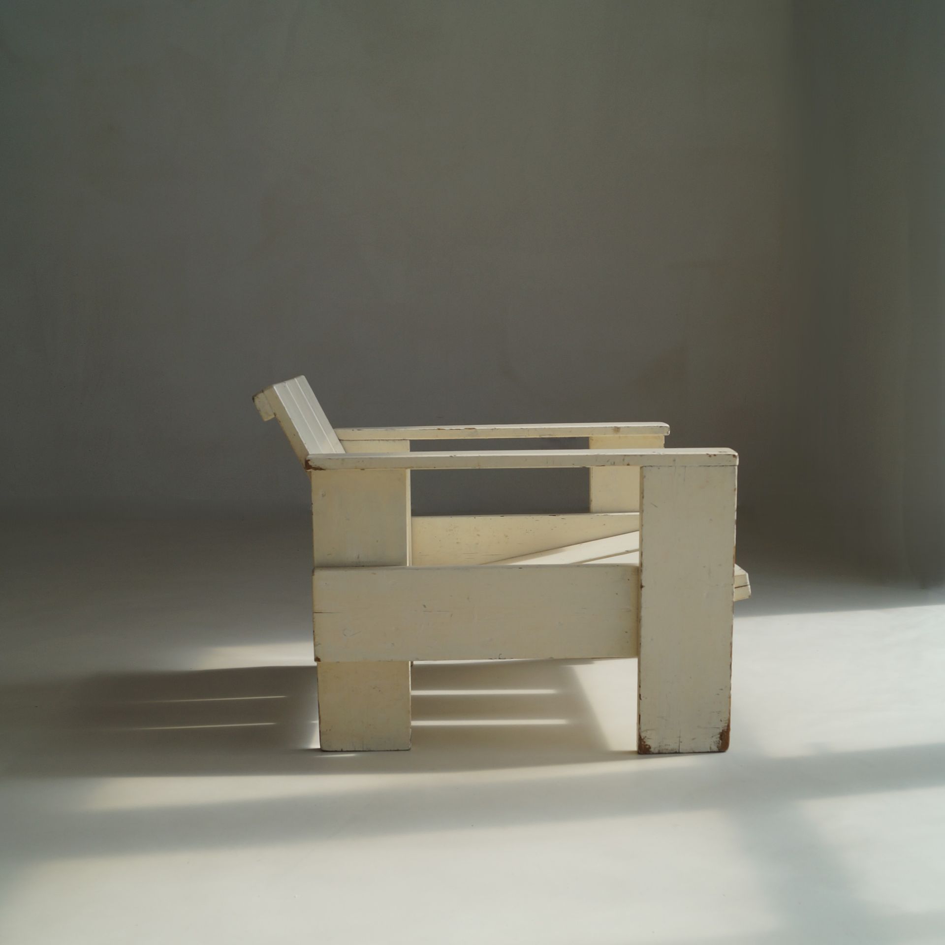 Early painted Gerrit Rietveld crate chair by van de Groenekan, Netherlands