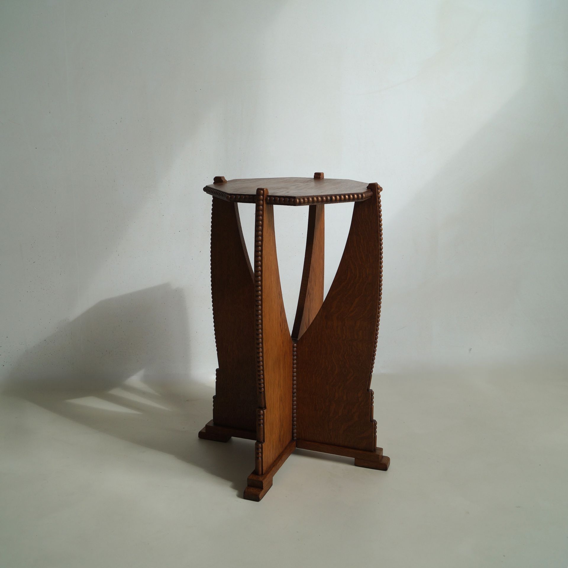 Sculptural Dutch Art Deco Amsterdam School pedestal table, 1920s