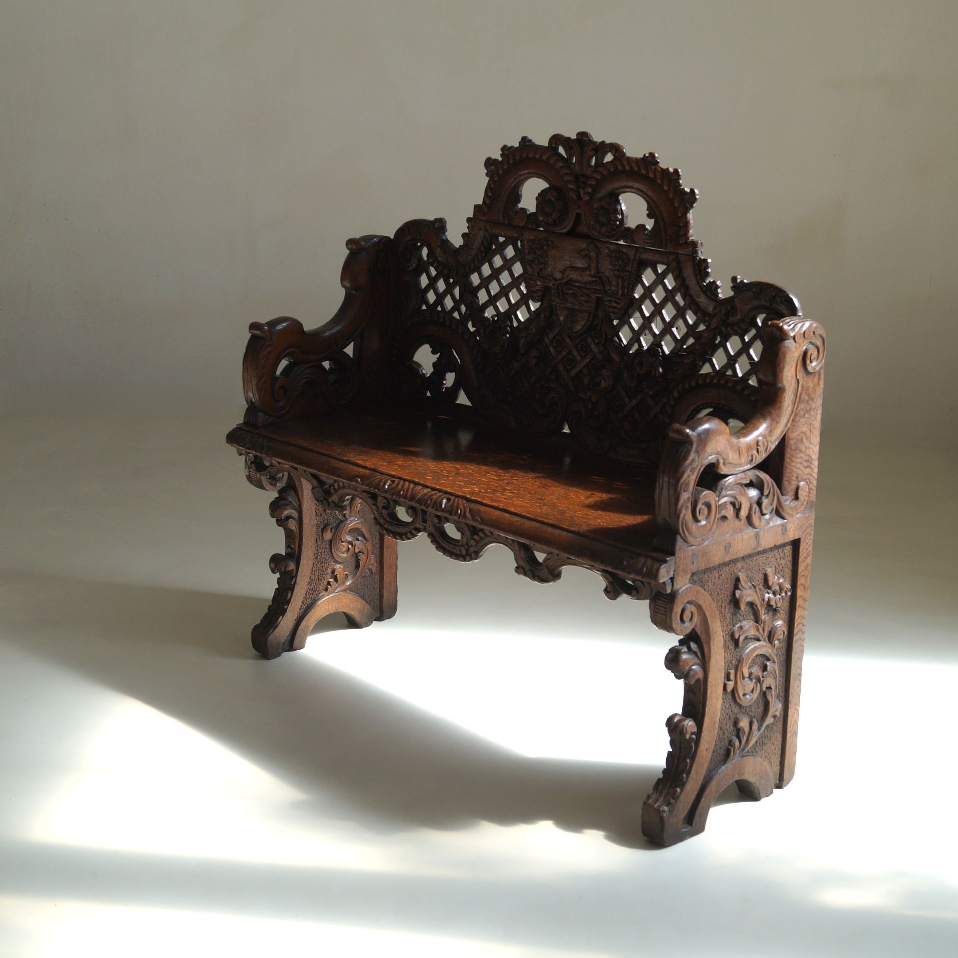 Rare Dutch Baroque Hall Bench after Daniel Marot, circa 1720