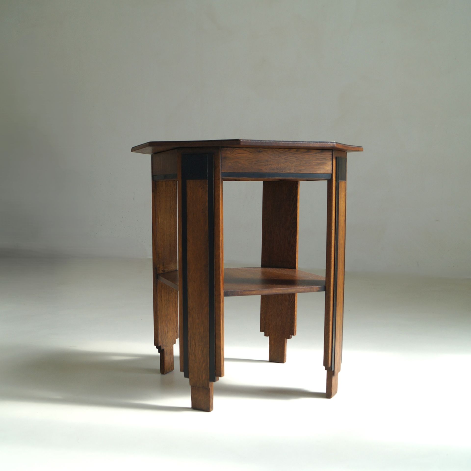Dutch Art Deco side table no.255 by P.E.L. Izeren for Genneper Molen, 1920s