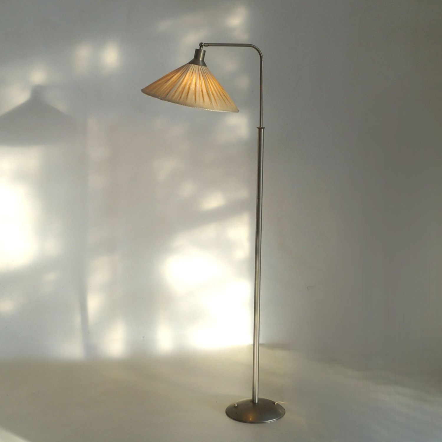 Bauhaus Modernist Floor Lamp with Original Shade, 1920s to 1930s Bauhaus Modernist Floor Lamp with Original Shade, 1920s to 1930s