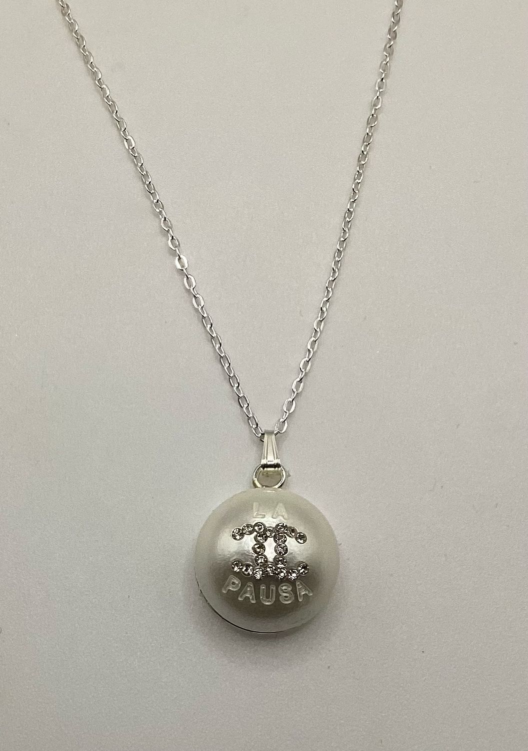 Designer’d Pearl & Diamante Chanel La Pausa Button Pendant