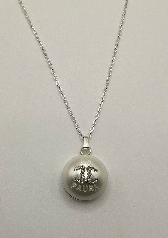 Designer’d Pearl & Diamante Chanel La Pausa Button Pendant
