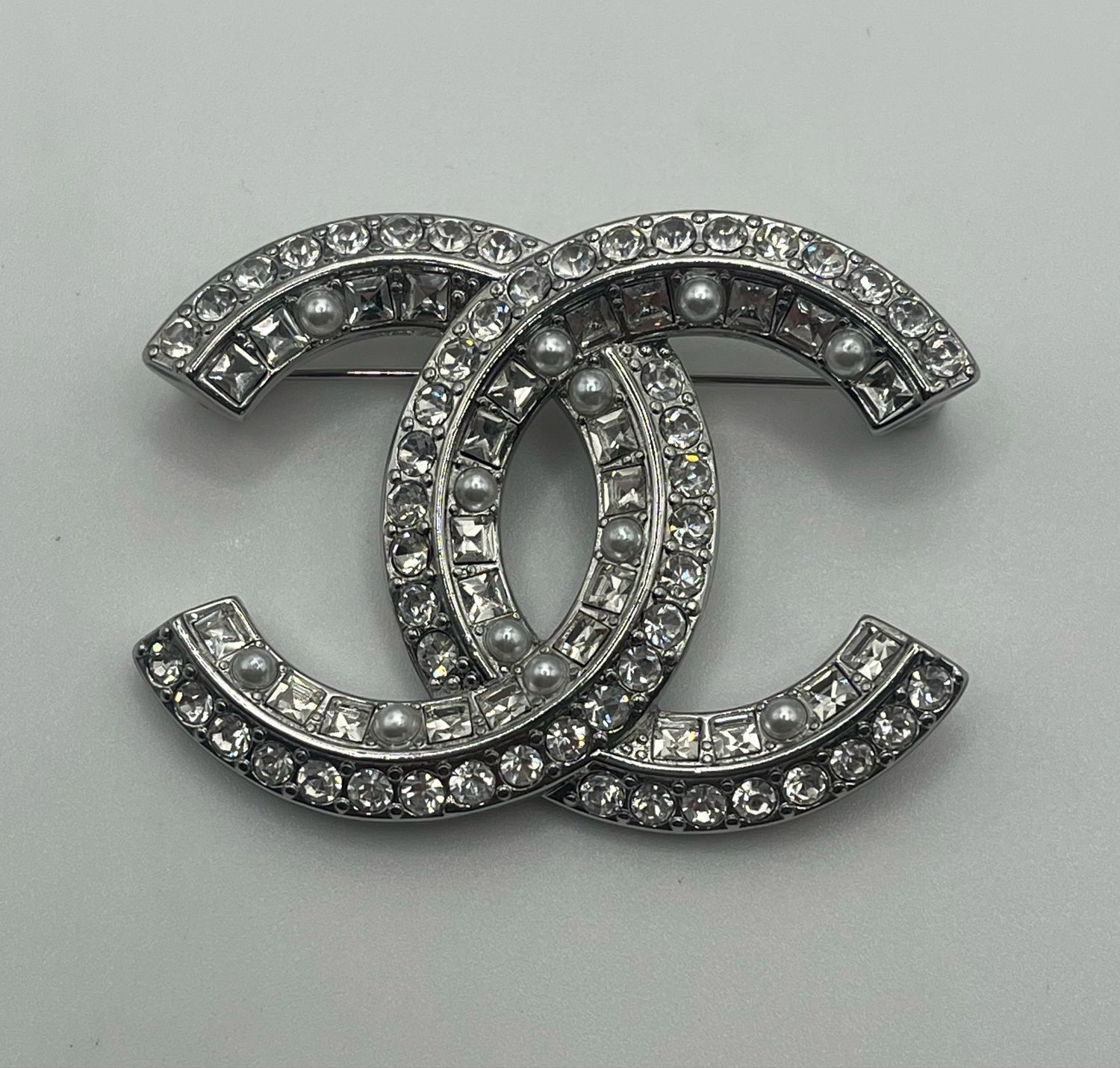 Designer’d Silver CC Diamante Faux Pearl Brooch
