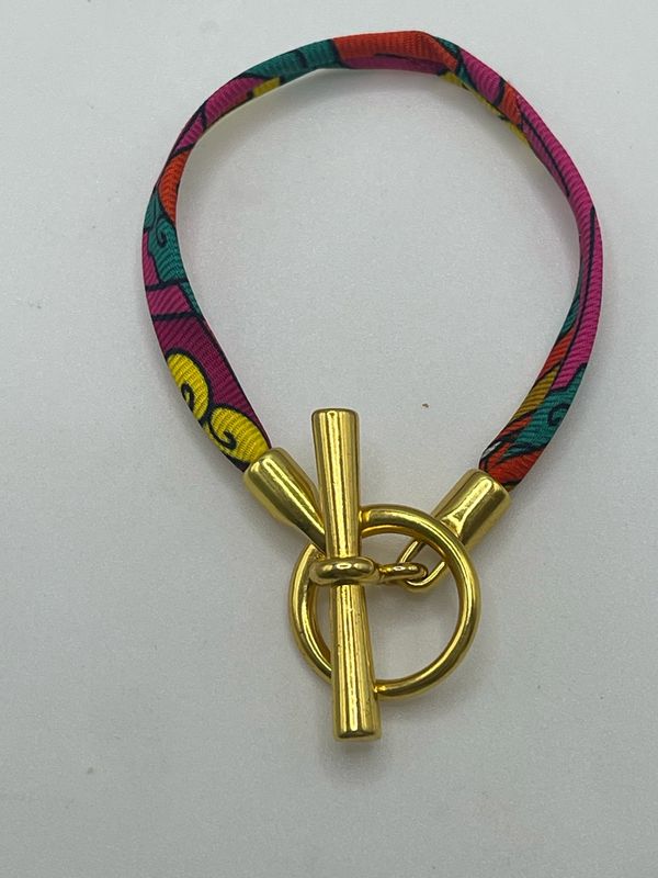 Designer’d Hermés Silk Toggle Bracelet 18cm