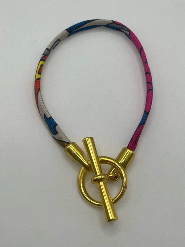 Designer’d Hermés Silk Toggle Bracelet 19cm
